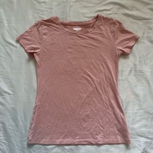 Woman’s light pink slim fit Old Navy T-Shirt XS